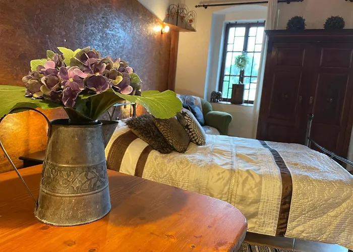 Studio Colonial