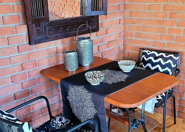 Studio Colonial