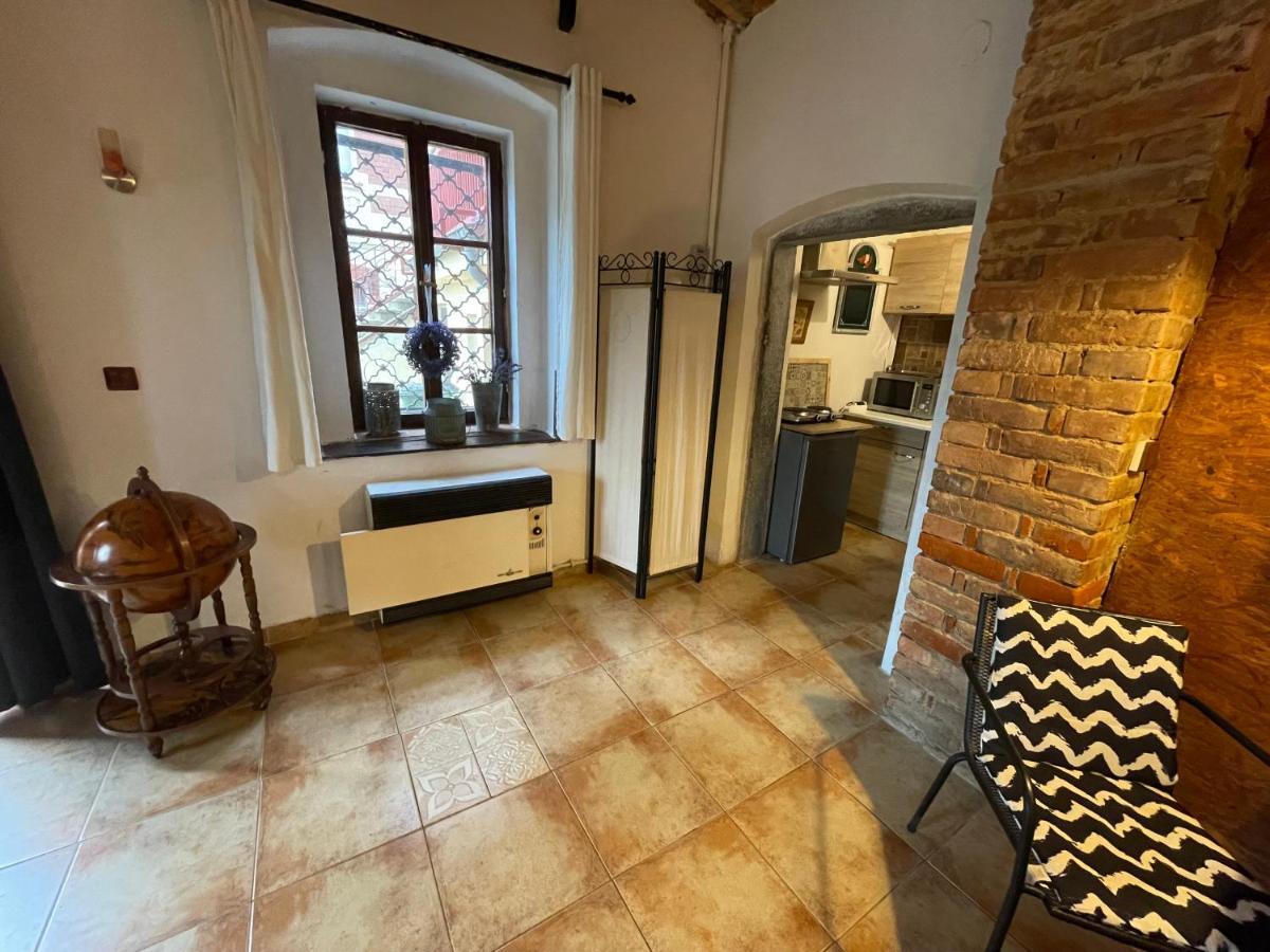 Colonial Apartment *